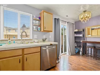 Photo #4: 21260770 Listing