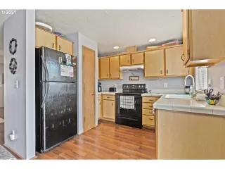 Photo #6: 21260770 Listing