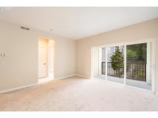 Photo #5: 21261044 Listing