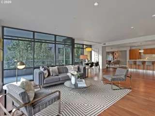 Photo #4: 21261653 Listing