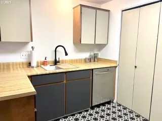 Photo #3: 21261890 Listing