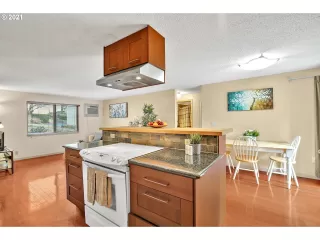 Photo #4: 21262369 Listing