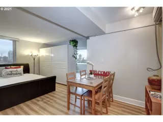 Photo #5: 21262401 Listing 