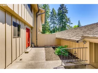 Photo #1: 21262521 Listing