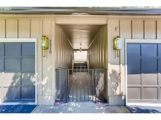 Photo #2: 21262521 Listing