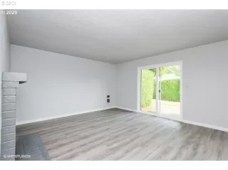 Photo #4: 21262525 Listing