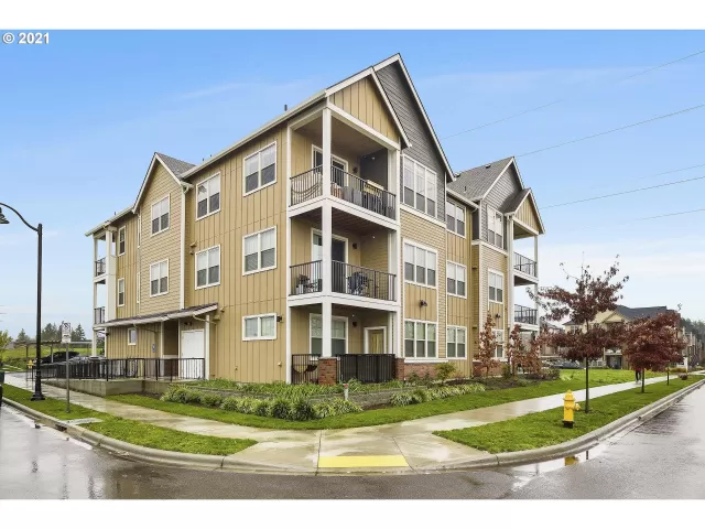 MLS: 21262607 Condo For Sale