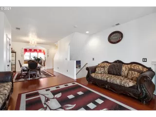 Photo #5: 21262717 Listing