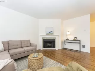 Photo #3: 21263672 Listing