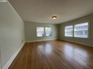 Photo #3: 21263845 Listing