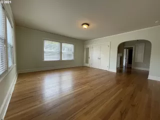 Photo #4: 21263845 Listing