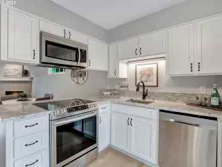 Photo #4: 21263872 Listing 