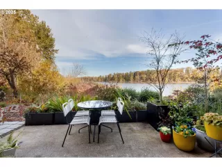 Photo #1: 212642447 Listing 