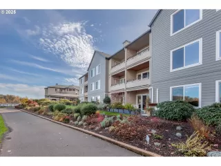 Photo #5: 212642447 Listing 