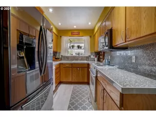 Photo #6: 21264384 Listing 