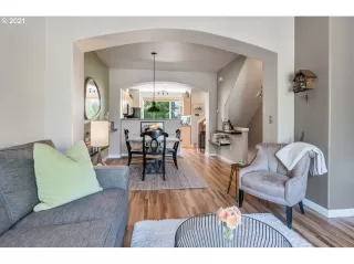 Photo #2: 21264913 Listing