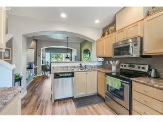 Photo #6: 21264913 Listing