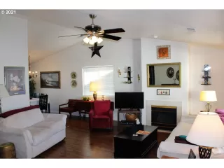 Photo #1: 21264974 Listing