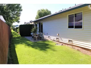 Photo #5: 21264974 Listing