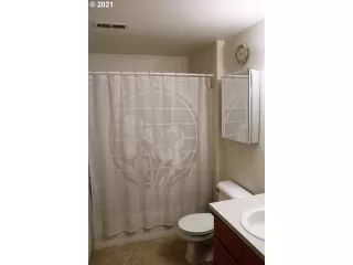 Photo #6: 21264974 Listing