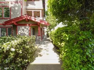 Photo #3: 21265192 Listing