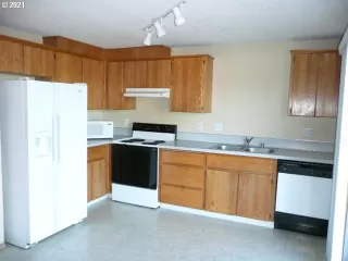 Photo #2: 21265354 Listing 