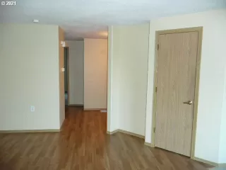 Photo #5: 21265354 Listing 