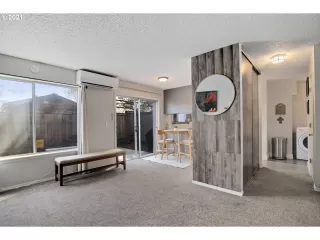 Photo #4: 21265366 Listing