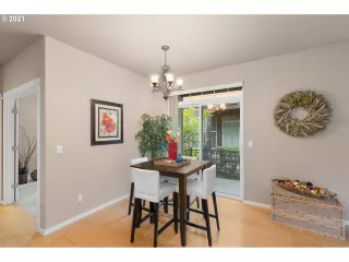 Photo #3: 21265972 Listing