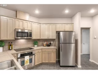 Photo #4: 21265972 Listing