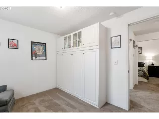 Photo #5: 21266383 Listing