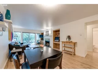 Photo #5: 21266688 Listing