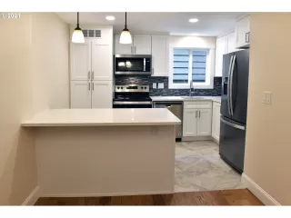 Photo #4: 21266856 Listing