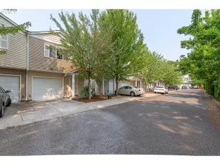 Photo #3: 21267158 Listing