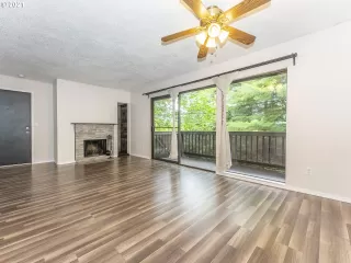 Photo #4: 21267188 Listing