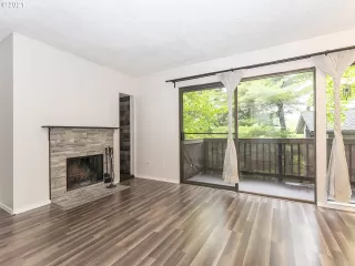 Photo #5: 21267188 Listing