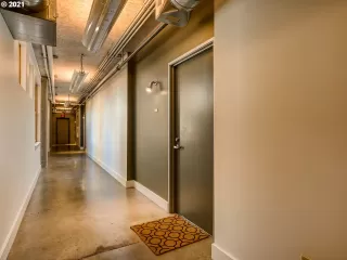 Photo #4: 21267977 Listing