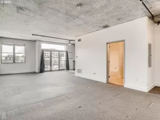 Photo #5: 21267977 Listing