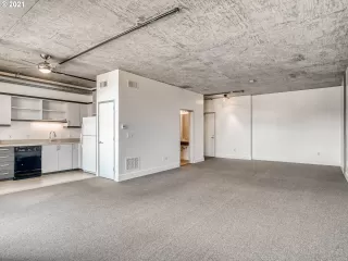 Photo #6: 21267977 Listing