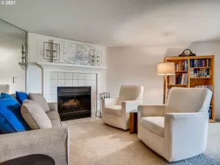 Photo #5: 21268362 Listing