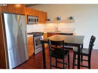 Photo #6: 21269541 Listing