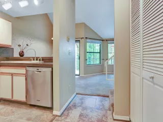 Photo #2: 21270553 Listing