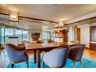 Photo #5: 21271450 Listing