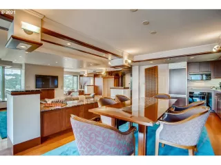 Photo #6: 21271450 Listing