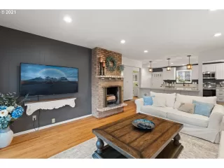 Photo #3: 21271586 Listing