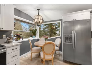 Photo #6: 21271586 Listing