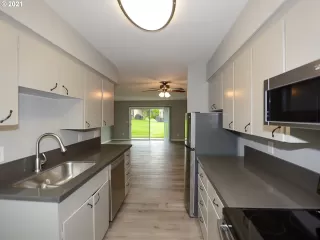 Photo #1: 21271845 Listing