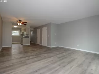 Photo #5: 21271845 Listing