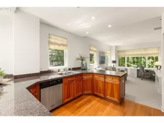 Photo #3: 21272316 Listing 