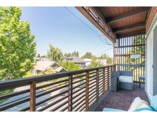 Photo #3: 21272427 Listing
